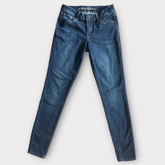 Old Navy Rockstar Mid Rise Jeans Size Regular 2
Distressed Whiskering Fading - Picture 1 of 7